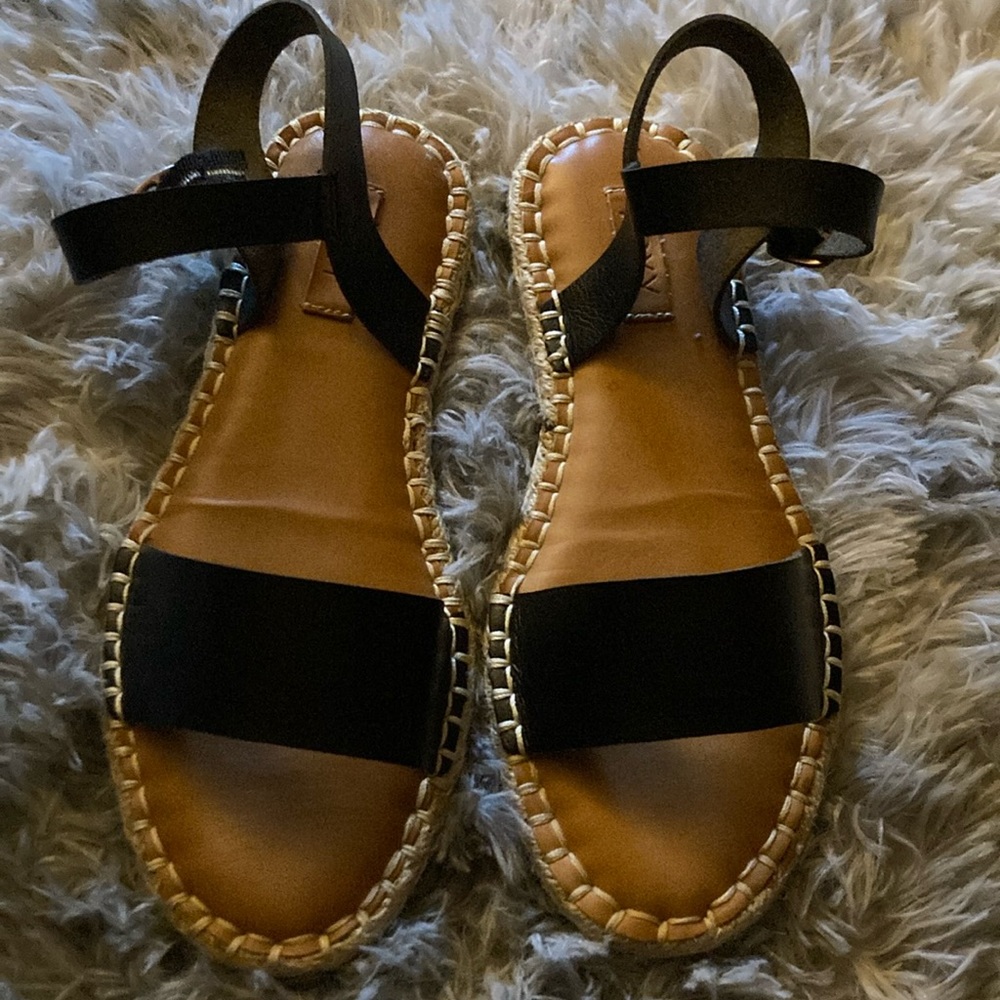 Roxy sandals